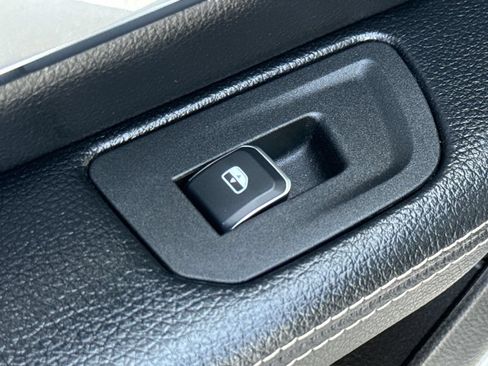 Used 2025 RAM 1500 Laramie w/ Sport Appearance Package AWD/4WD image 32