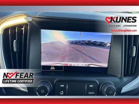 Used 2024 GMC Terrain SLT image 31