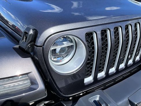 Used 2021 Jeep Wrangler Unlimited Sahara w/ Cold Weather Group AWD/4WD image 31