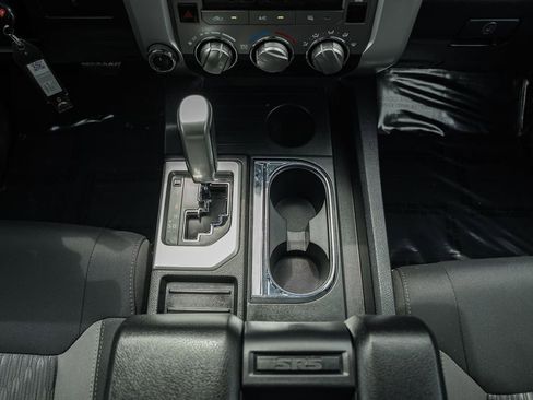 Used 2018 Toyota Tundra SR5 w/ SR5 Upgrade Package image 30