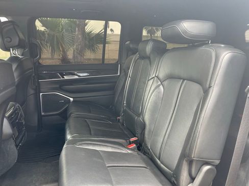 Used 2022 Jeep Wagoneer Series II w/ Premium Group I image 16