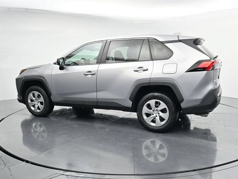 Used 2024 Toyota RAV4 LE AWD/4WD image 5