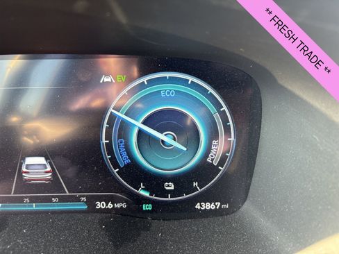 Used 2023 Hyundai Santa Fe SEL Convenience image 6