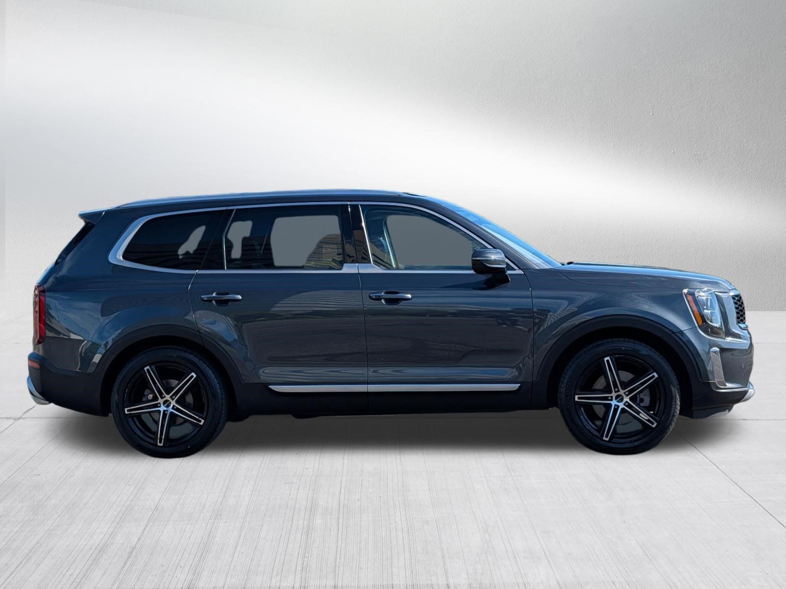Used 2022 Kia Telluride SX w/ SX Prestige Package AWD/4WD image 2