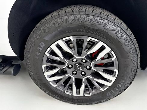 Used 2026 Chevrolet Suburban Z71 w/ Z71 Off-Road Package AWD/4WD image 31