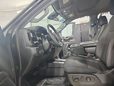 Certified 2023 Chevrolet Silverado 1500 LT w/ Protection Package AWD/4WD image 18