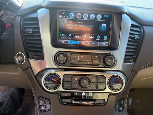Used 2020 Chevrolet Suburban Premier image 25