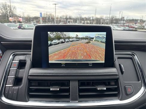 Used 2022 Chevrolet Suburban LT image 19