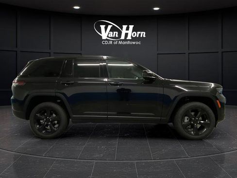 New 2025 Jeep Grand Cherokee Limited w/ Luxury Tech Group II AWD/4WD image 2