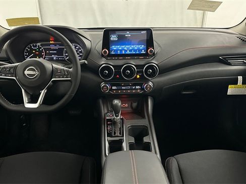 New 2025 Nissan Sentra SR w/ Midnight Edition image 19