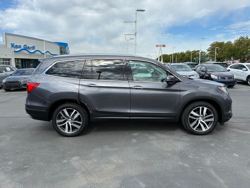 Used 2016 Honda Pilot Touring image 2