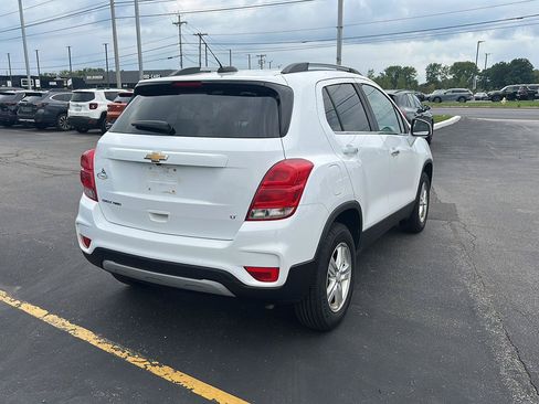 Used 2019 Chevrolet Trax LT w/ LT Convenience Package AWD/4WD image 2