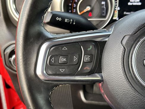 Used 2019 Jeep Wrangler Unlimited Sahara image 29