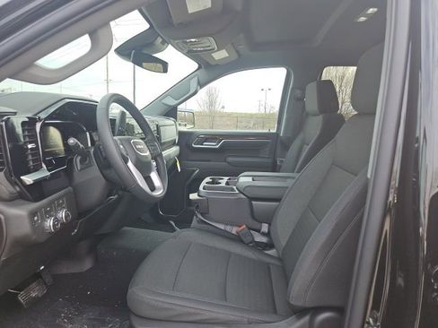 New 2026 GMC Sierra 1500 SLE image 13