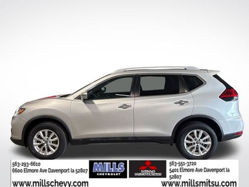 Used 2017 Nissan Rogue SV w/ SV Premium Package image 8