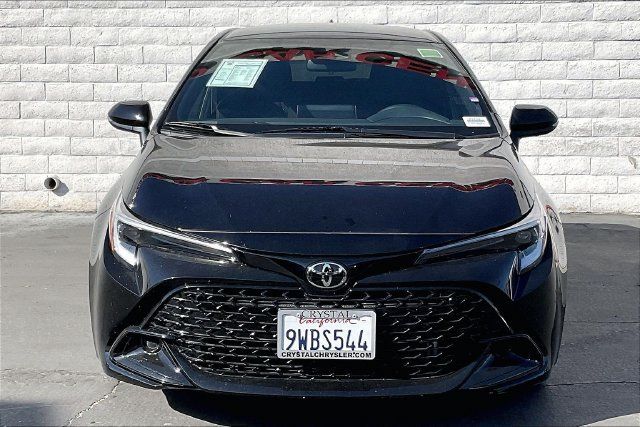 Used 2025 Toyota Corolla SE w/ SE Package FWD image 2