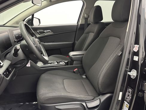Used 2023 Kia Sportage LX image 12