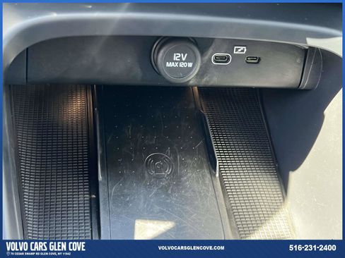 Used 2024 Volvo XC40 B5 Plus w/ Climate Package AWD/4WD image 31