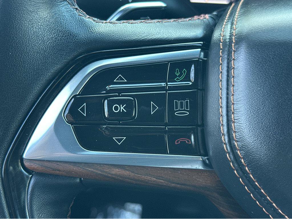 Used 2022 Jeep Grand Cherokee Summit w/ Advanced Protech Group IV AWD/4WD image 22