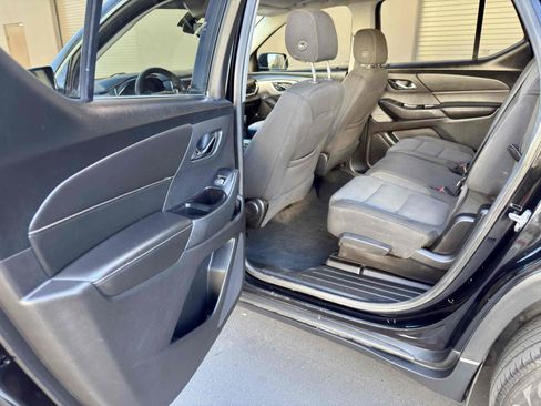Used 2018 Chevrolet Traverse LS image 57