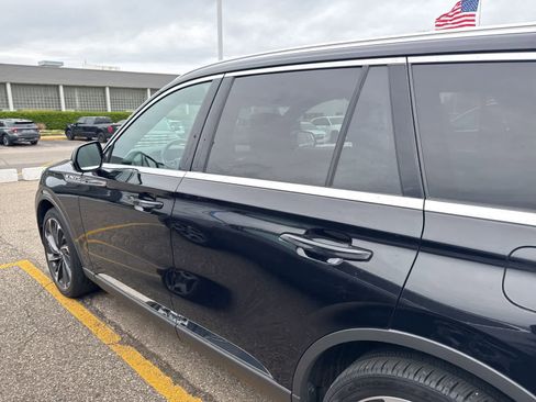 Used 2020 Lincoln Aviator Reserve w/ Equipment Group 202A AWD/4WD image 16