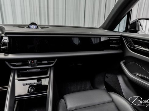 Used 2025 Porsche Macan 4S Electric image 39