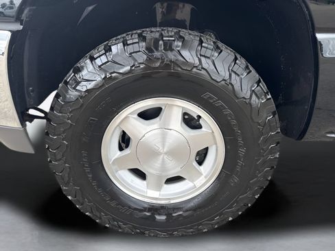 Used 2005 GMC Yukon XL SLT w/ SLT Preferred Equipment Group RWD image 35