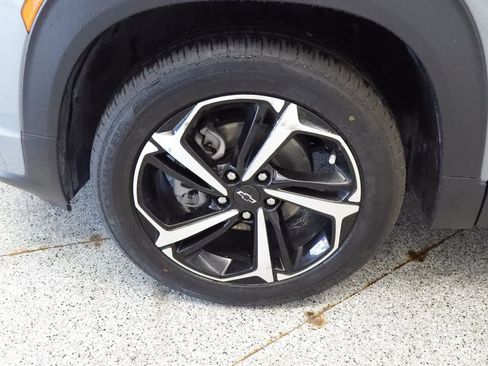 Used 2023 Chevrolet TrailBlazer RS w/ Sun and Liftgate Package AWD/4WD image 13