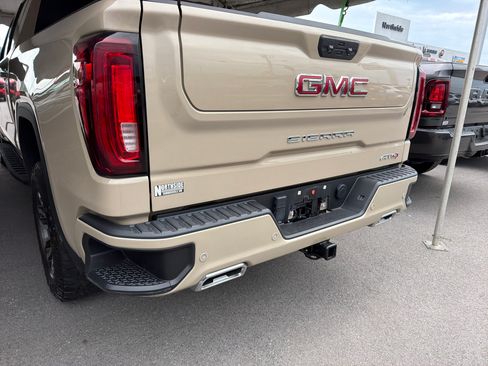 Used 2023 GMC Sierra 1500 AT4 w/ AT4 Premium Package AWD/4WD image 5