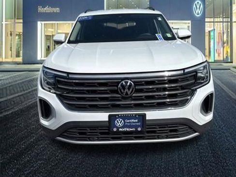 Used 2024 Volkswagen Atlas SE AWD/4WD image 16