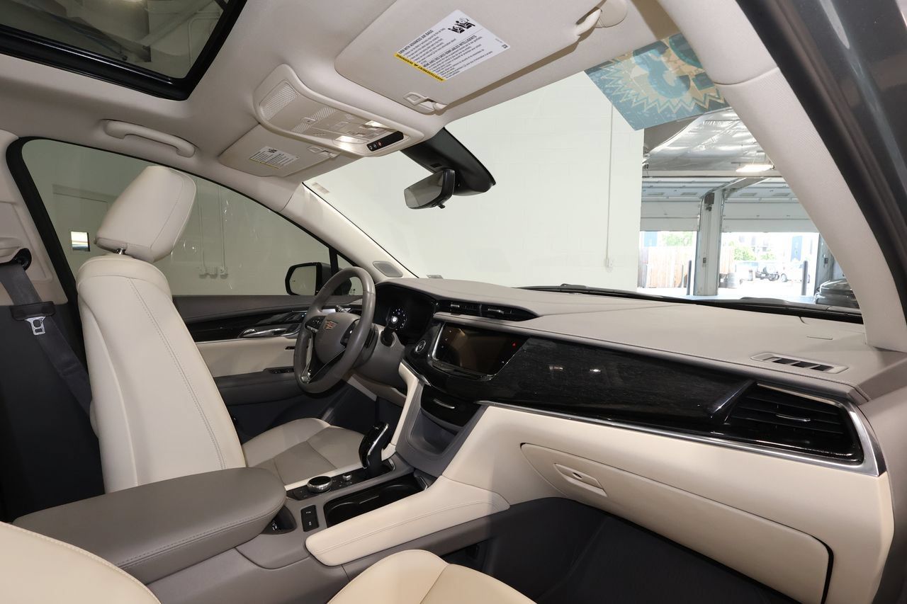 Used 2023 Cadillac XT6 Premium Luxury w/ Technology Package AWD/4WD image 30