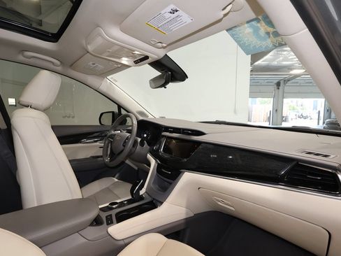 Used 2023 Cadillac XT6 Premium Luxury w/ Technology Package AWD/4WD image 30