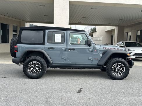 Used 2024 Jeep Wrangler Unlimited Rubicon w/ Safety Group image 8