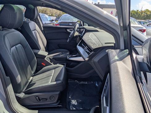 Used 2024 Audi Q4 e-tron Premium Plus w/ Premium Plus image 23