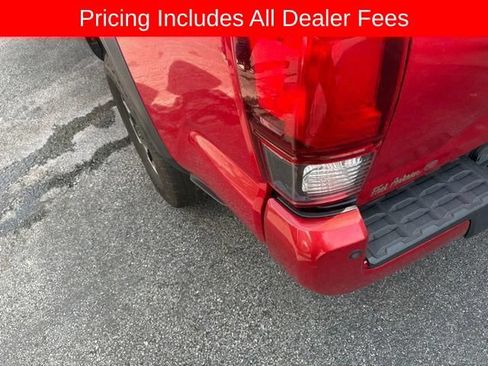 Used 2019 Toyota Tacoma TRD Off-Road w/ Technology Package AWD/4WD image 16