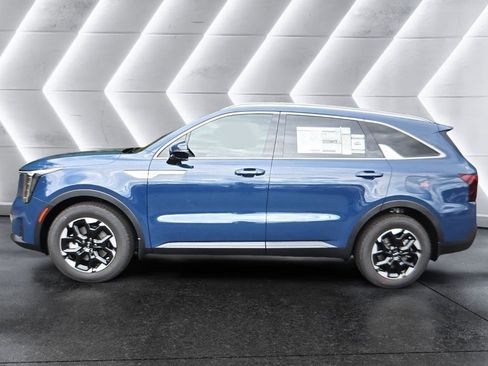 New 2025 Kia Sorento S w/ Panoramic Sunroof Package image 2