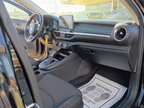 Used 2021 Kia Forte LXS image 17