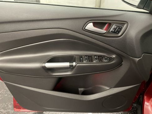 Used 2017 Ford Escape Titanium image 17