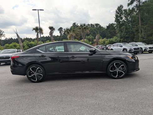 Used 2024 Nissan Altima 2.5 SR FWD image 3
