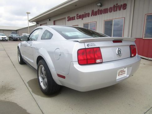 Used 2007 Ford Mustang Coupe RWD image 5
