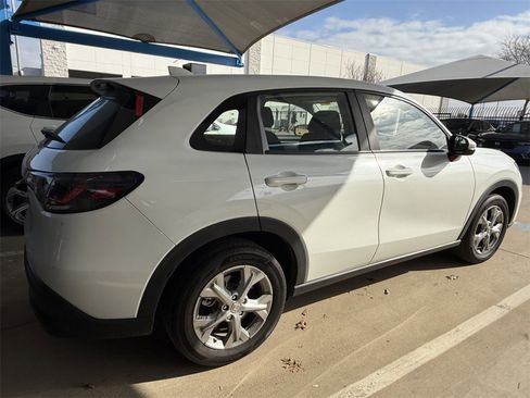Used 2023 Honda HR-V LX image 7