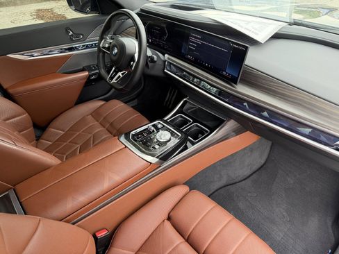 Certified 2024 BMW 760i xDrive AWD/4WD image 13