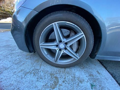 Used 2017 Mercedes-Benz E 400 4MATIC Wagon image 27