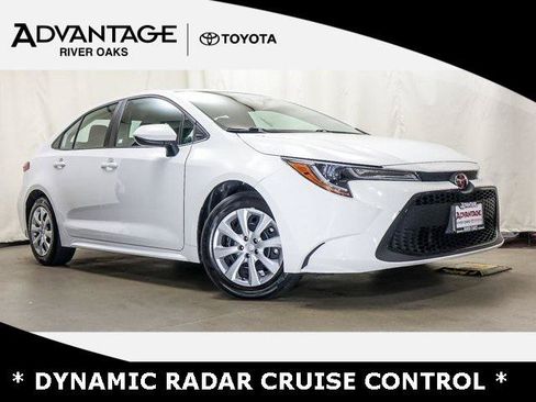 Certified 2022 Toyota Corolla LE FWD image 1