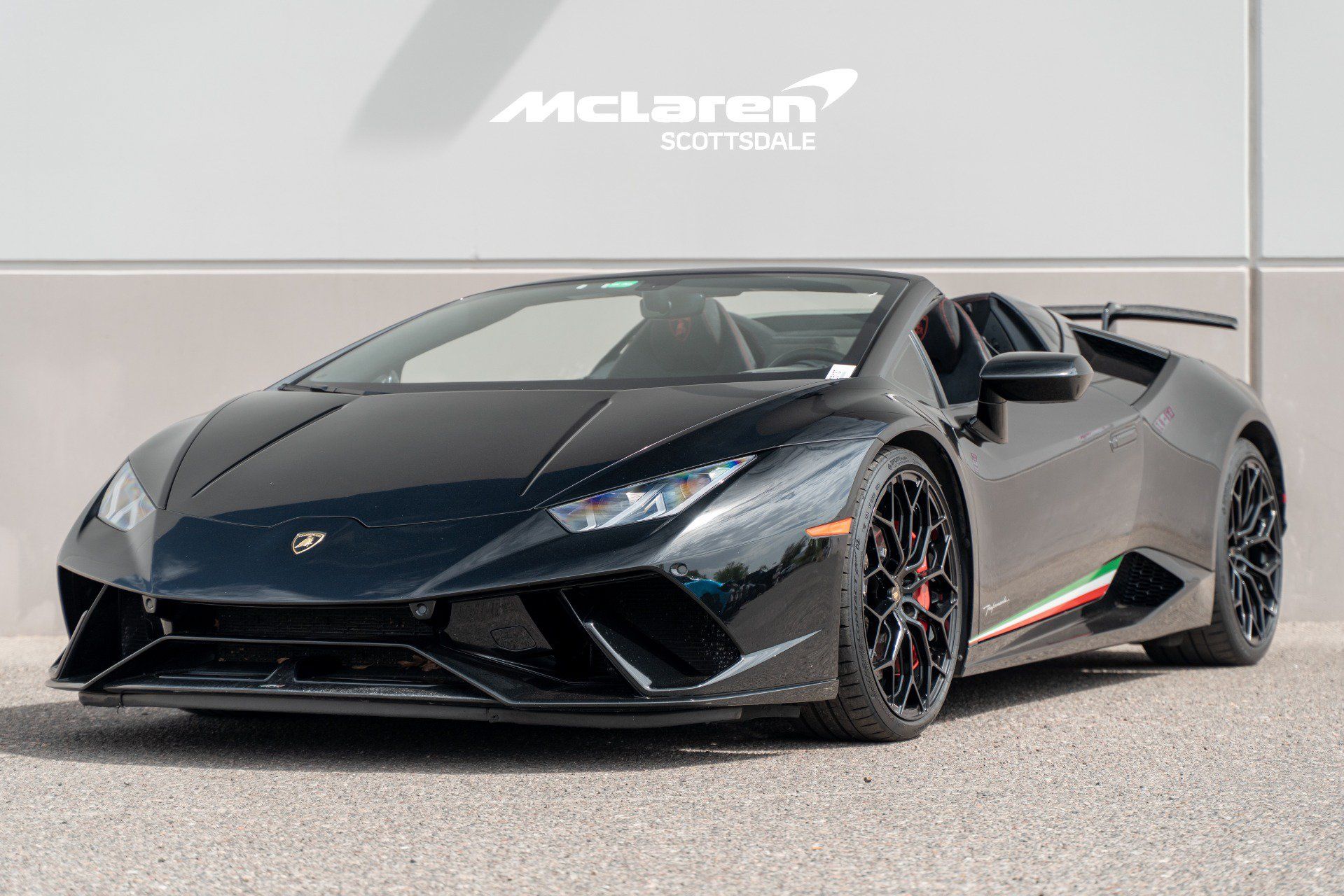 Used 2019 Lamborghini Huracan Performante AWD/4WD image 3