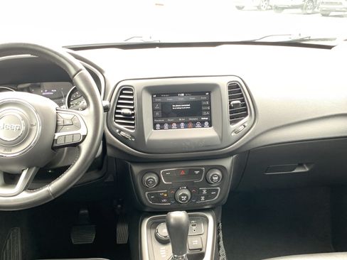 Used 2020 Jeep Compass Latitude AWD/4WD image 29