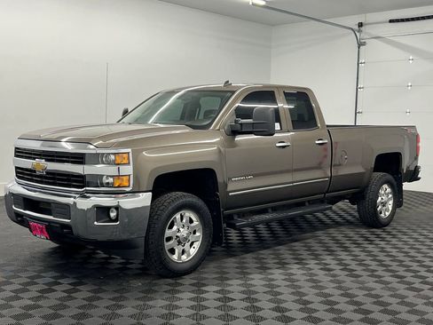 Used 2015 Chevrolet Silverado 2500 LTZ image 1