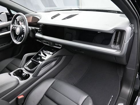 New 2026 Porsche Cayenne AWD/4WD image 32