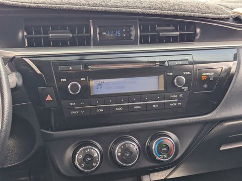 Used 2015 Toyota Corolla L image 18