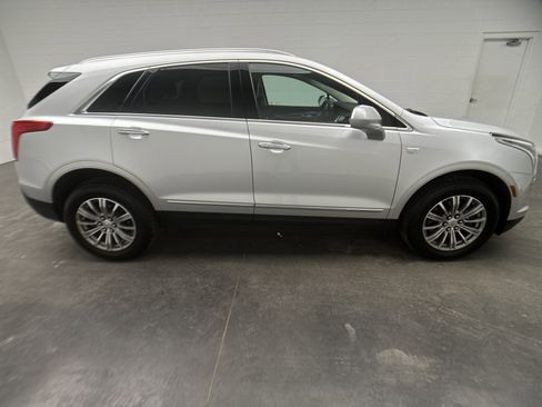 Used 2017 Cadillac XT5 Luxury image 11